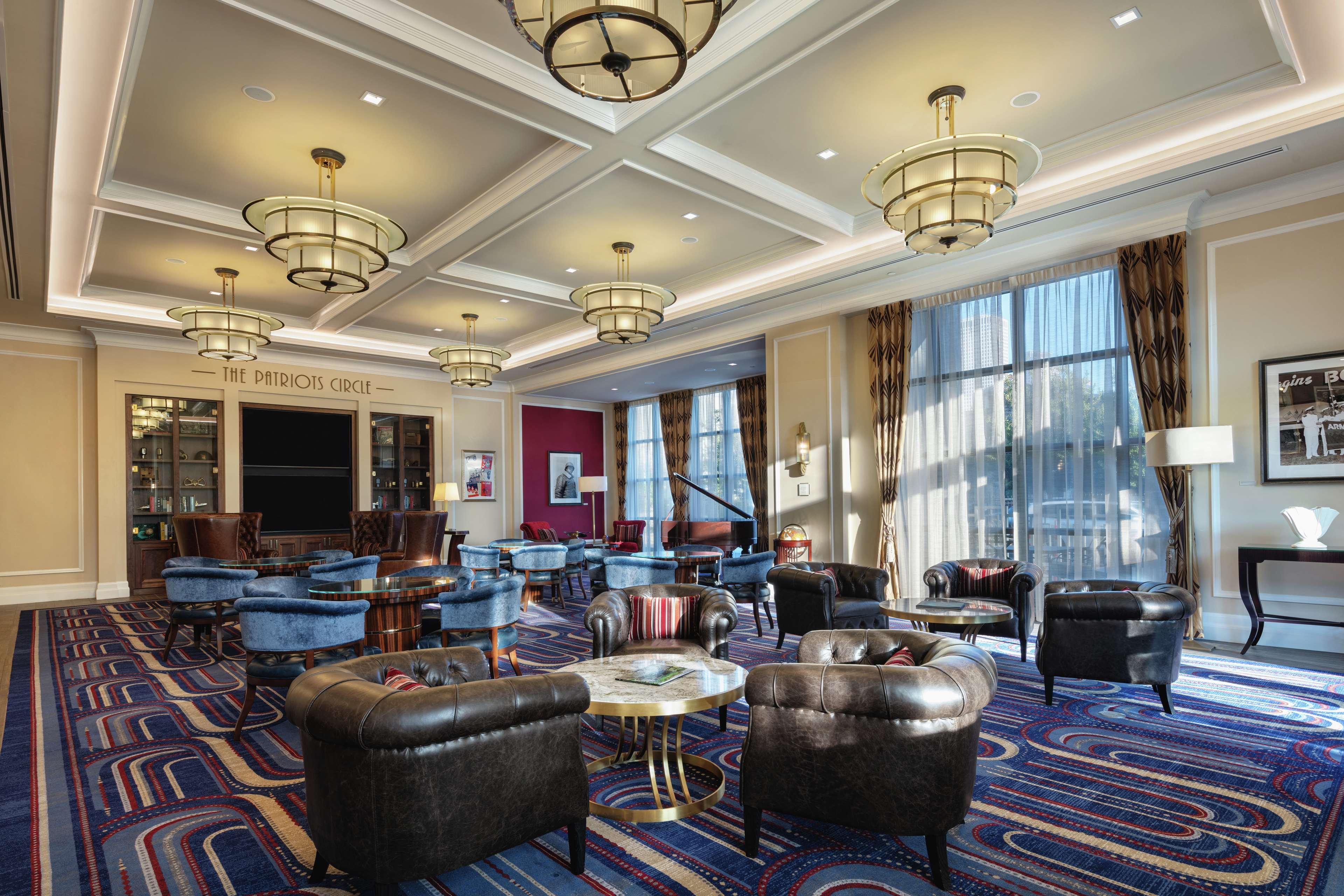 The Higgins Hotel New Orleans, Curio Collection By Hilton מראה חיצוני תמונה
