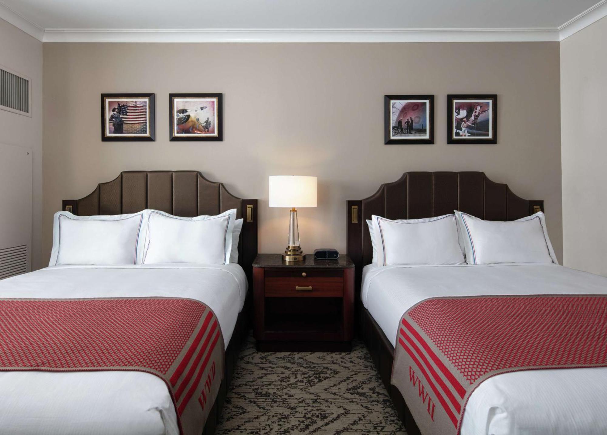 The Higgins Hotel New Orleans, Curio Collection By Hilton מראה חיצוני תמונה